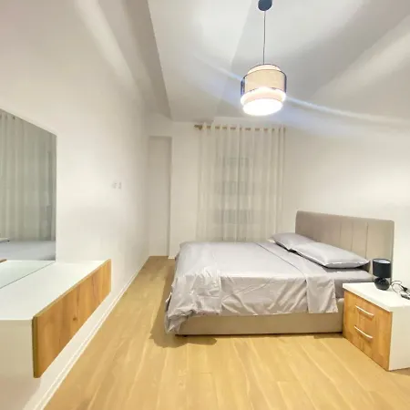 Apartment Urban Oasis