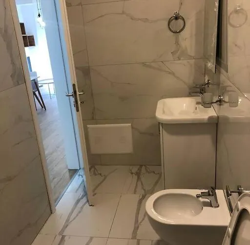 Urban Oasis * 地拉那